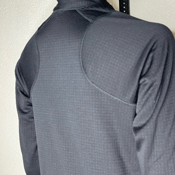 Patagonia 1/4 Zip Pullover Jacket - Picture 5 of 7